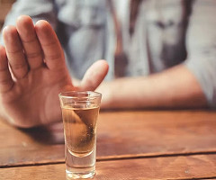 Un tratamiento genético experimental logró suprimir la adicción al alcohol